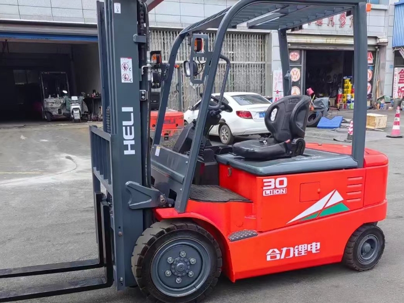 HELI electric forklift