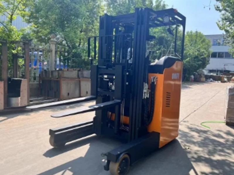 OMFT 1.5 ton Stacker forklift
