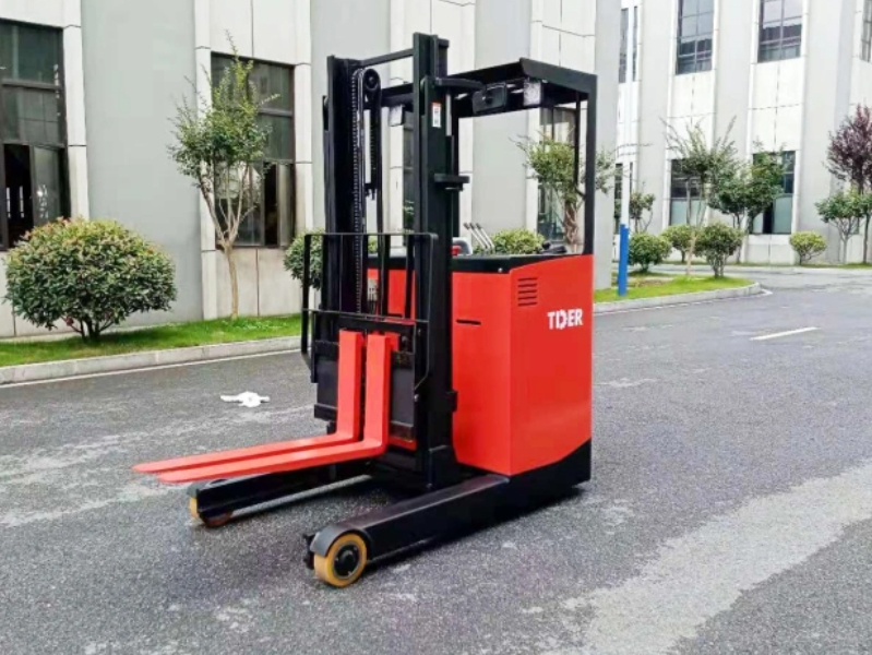 TDER 2.0ton Stacker forklift