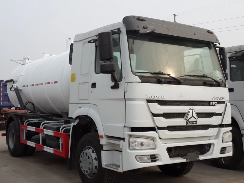  HOWO Suction Sewage Truck 