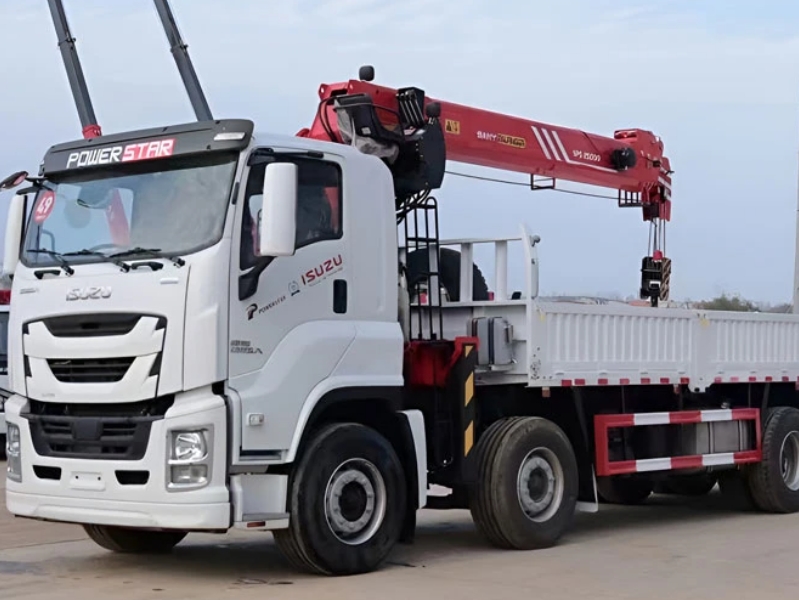 ISUZU Truck Mounted Crane
