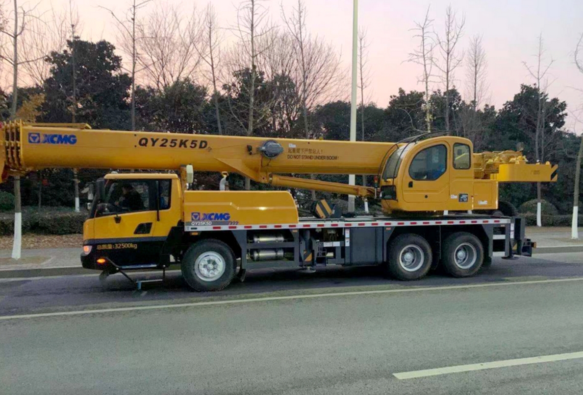 Azerbaijan - 1 Unit XCMG QY25K5D Truck Crane